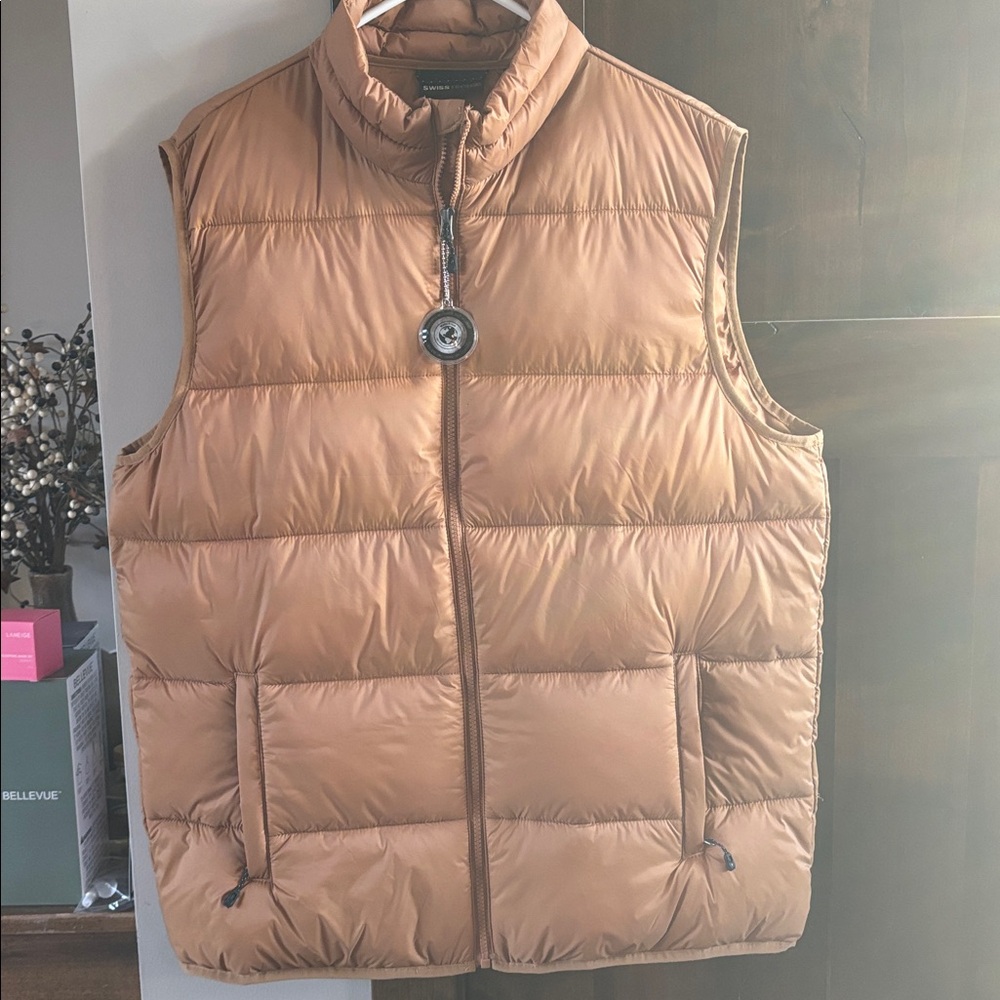 Men’s Swiss Tech Puffer Vest SZ LG